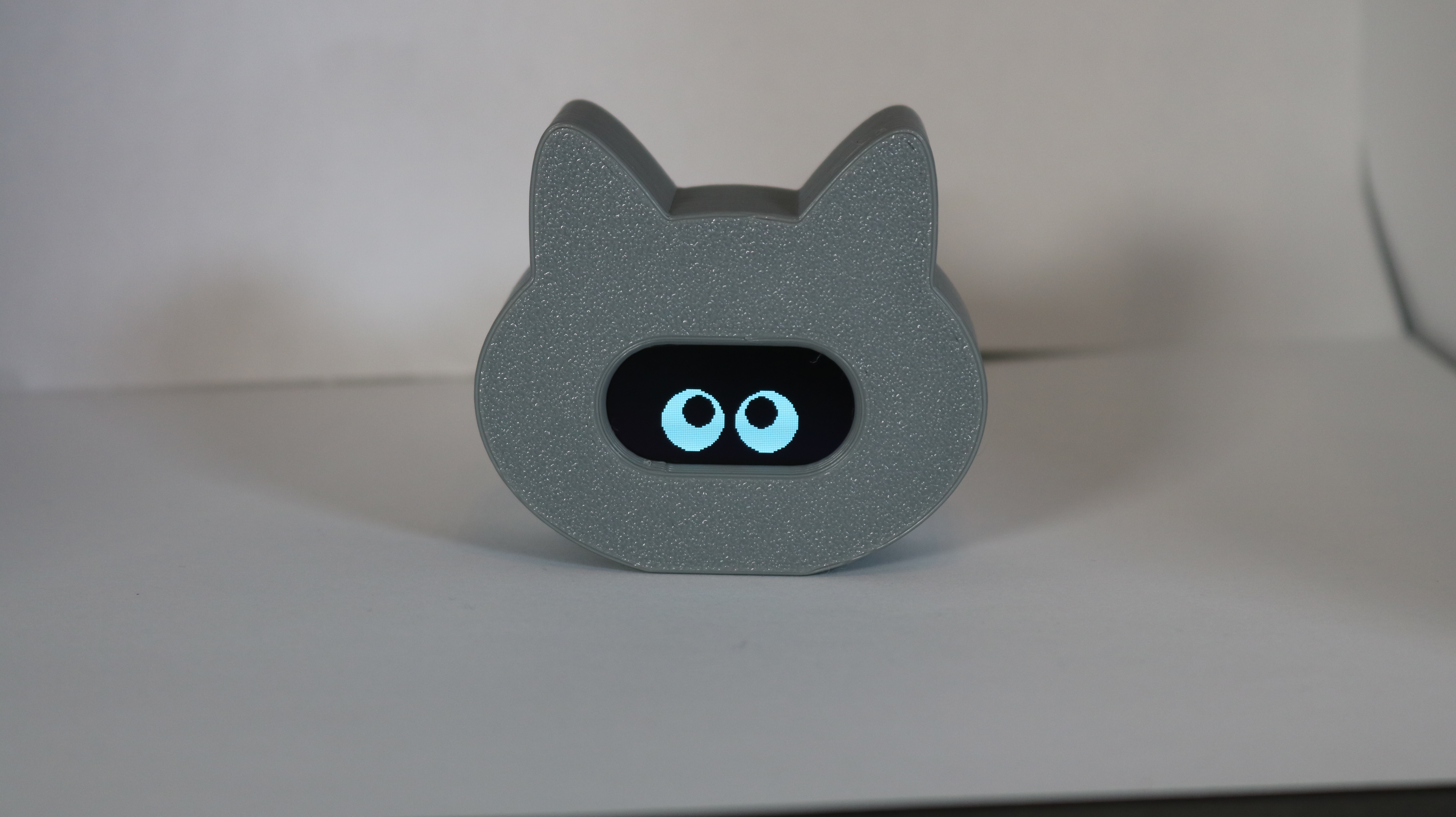 Robo Cat Desk Buddy — gallery photo 6