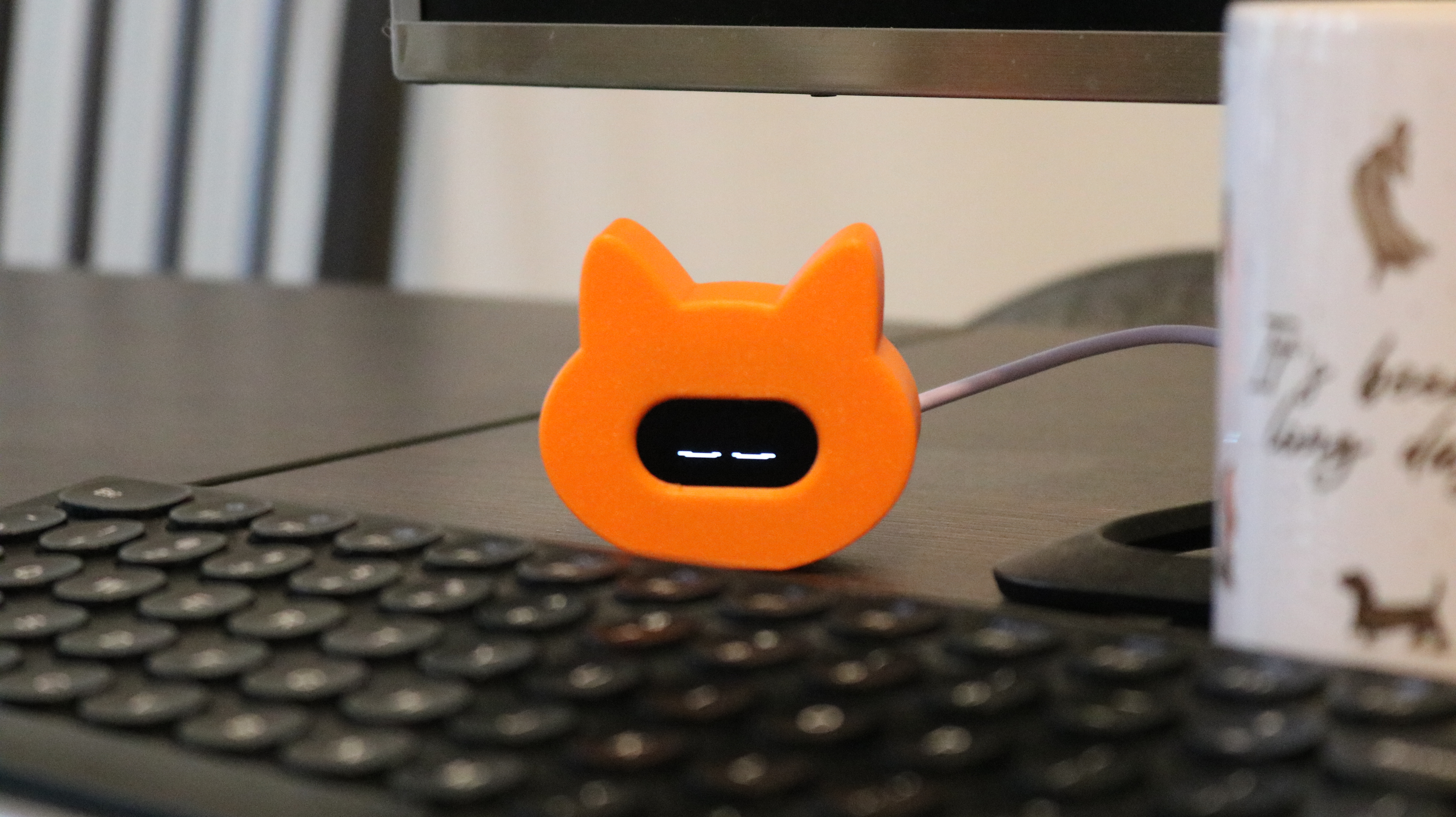 Robo Cat Desk Buddy — gallery photo 7