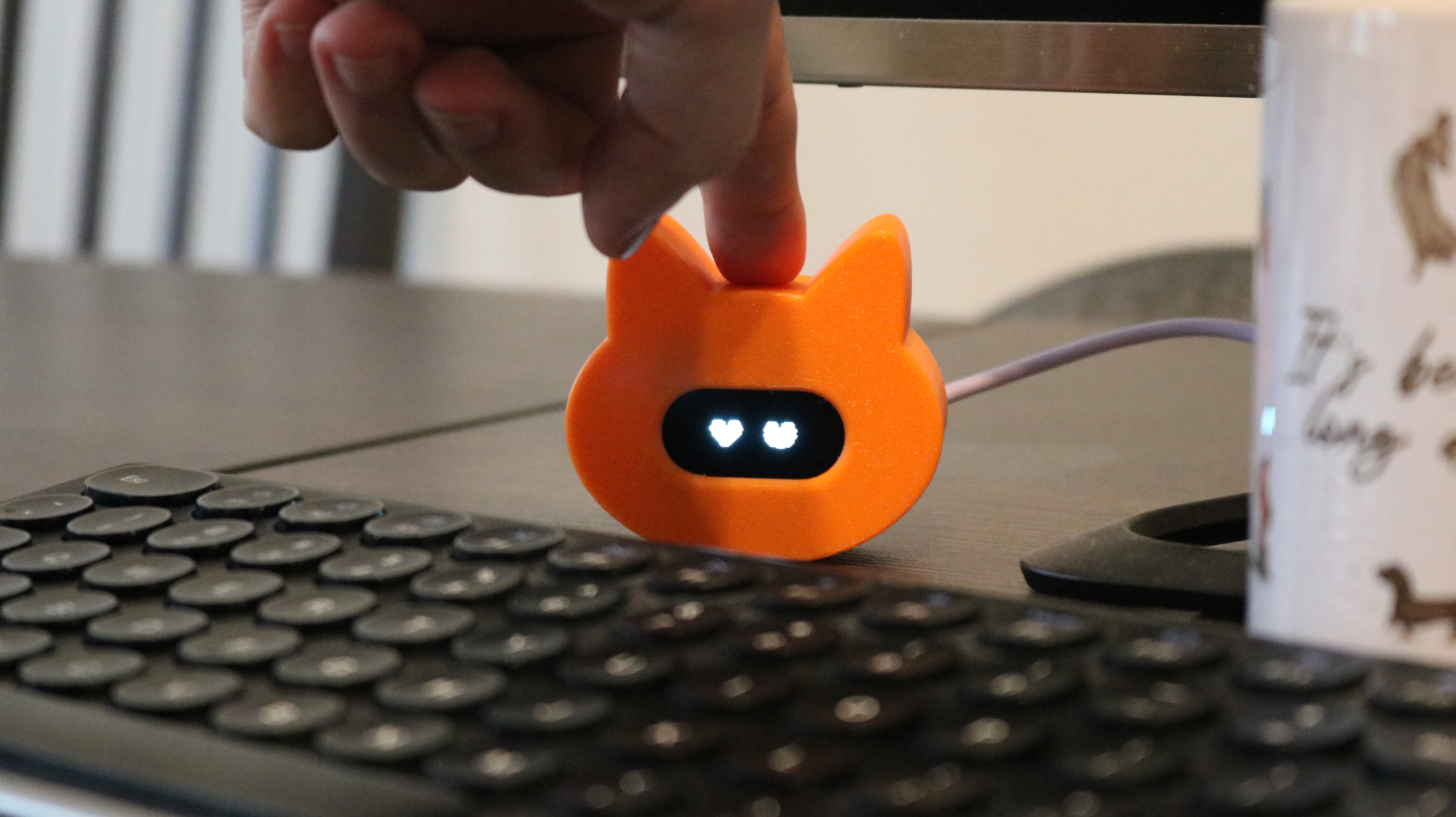 Robo Cat Desk Buddy — gallery photo 9
