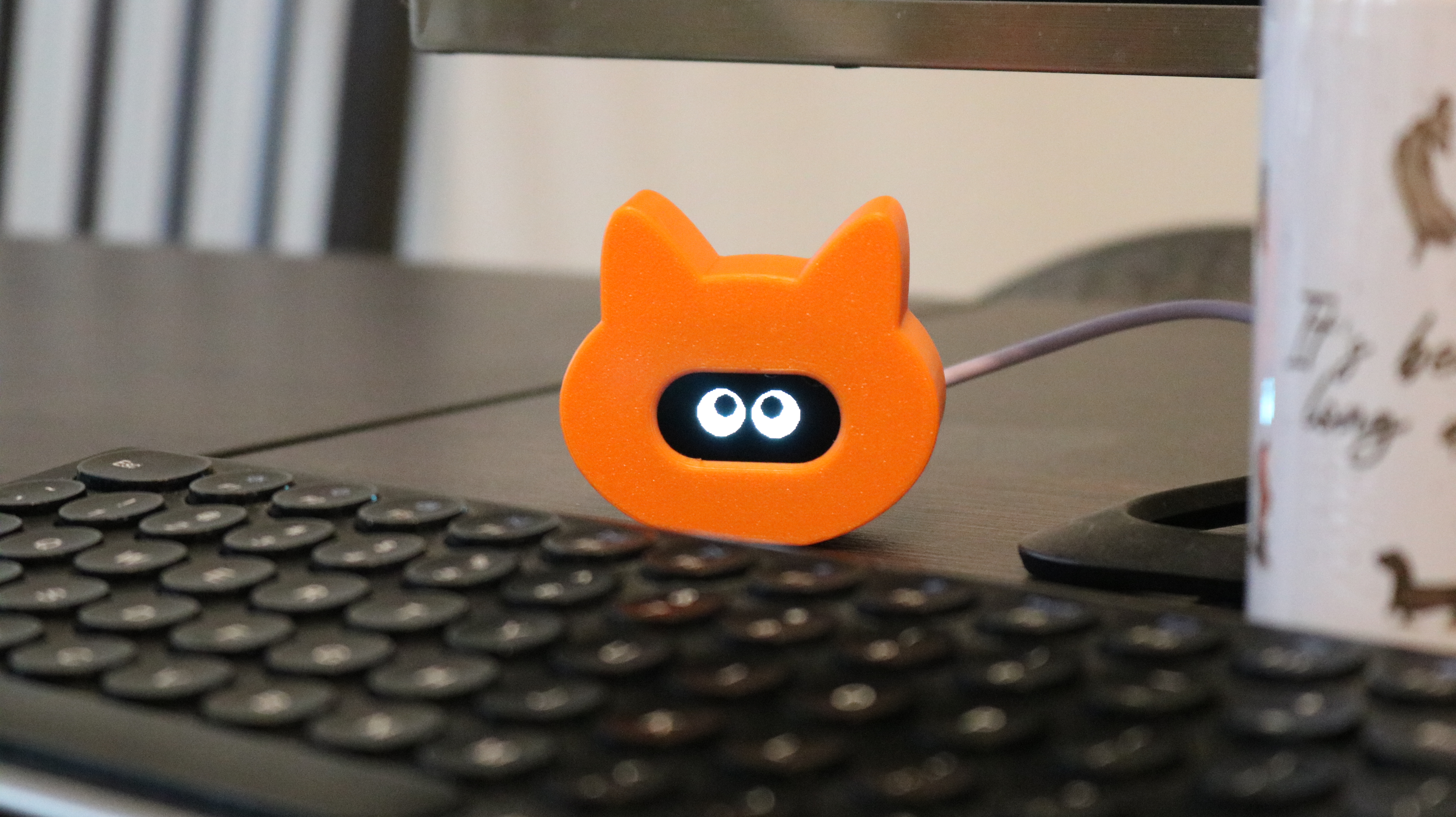 Robo Cat Desk Buddy — gallery photo 13